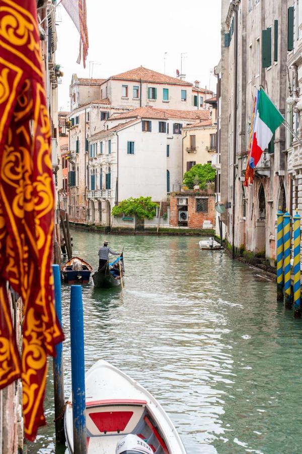 Casa Manina Sul Ponte - Your Private Canal View البندقية المظهر الخارجي الصورة