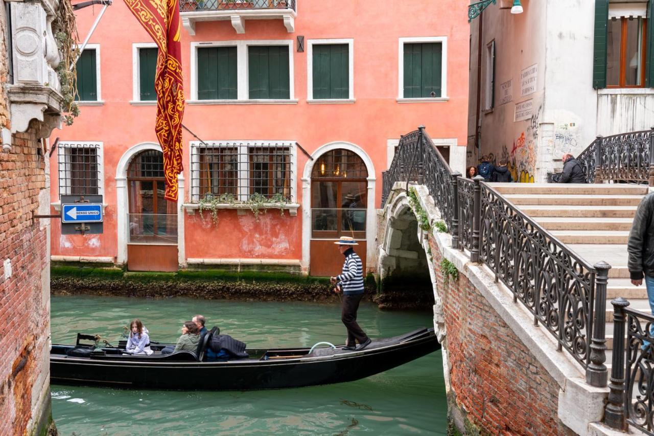 Casa Manina Sul Ponte - Your Private Canal View البندقية المظهر الخارجي الصورة