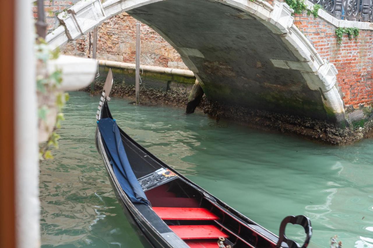 Casa Manina Sul Ponte - Your Private Canal View البندقية المظهر الخارجي الصورة