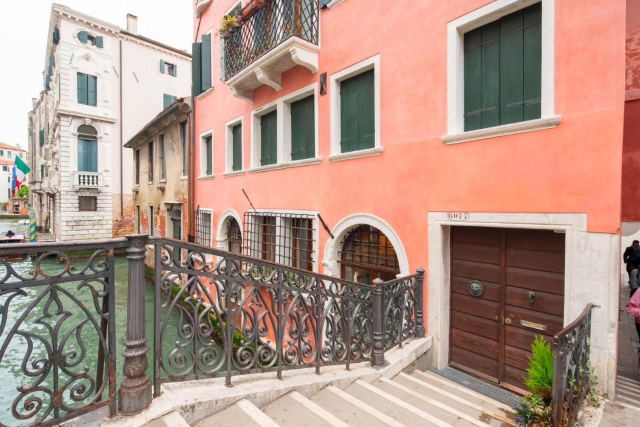 Casa Manina Sul Ponte - Your Private Canal View البندقية المظهر الخارجي الصورة